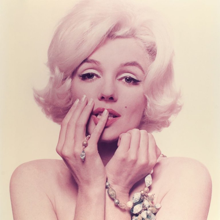 Auf diesem Bild ist das folgende Kunstwerk zu sehen: Bert Stern. Marilyn Monroe, aus „The Last Sitting“. 1962.
