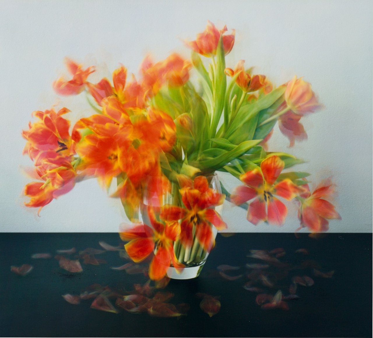 Auf diesem Bild ist das folgende Kunstwerk zu sehen: Michael Wesely. „Stilleben“. 2011.