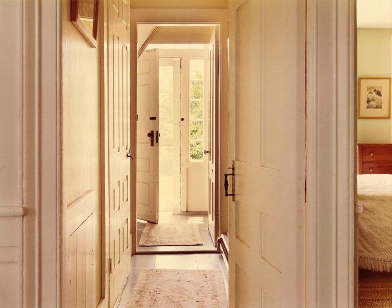 Auf diesem Bild ist das folgende Kunstwerk zu sehen: Joel Meyerowitz. „Hartwig House, Truro, Cape Cod“. 1976.