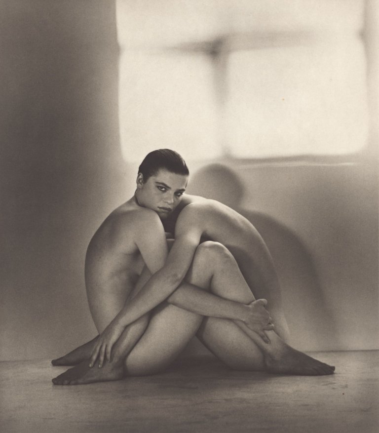 Auf diesem Bild ist das folgende Kunstwerk zu sehen: Herb Ritts. „Stina & Cordula, Hollywood“. 1989.