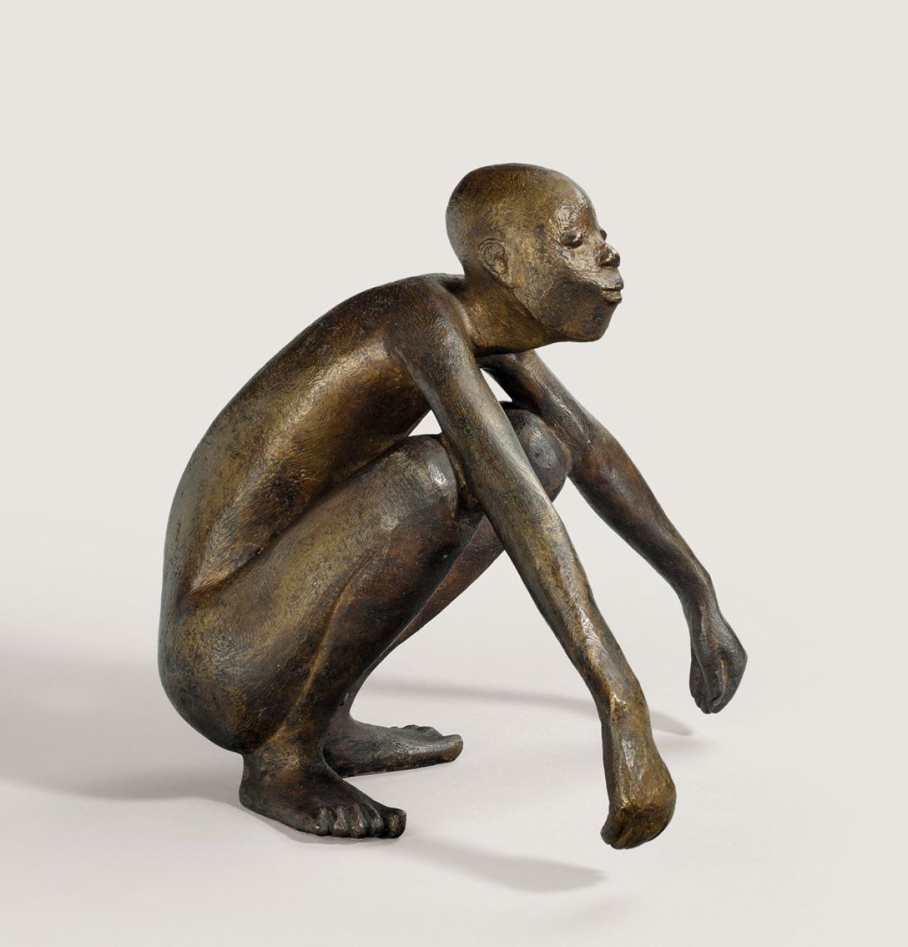 Auf diesem Bild ist das folgende Kunstwerk zu sehen: Gerhard Marcks. „Hockender Neger“. 1956.