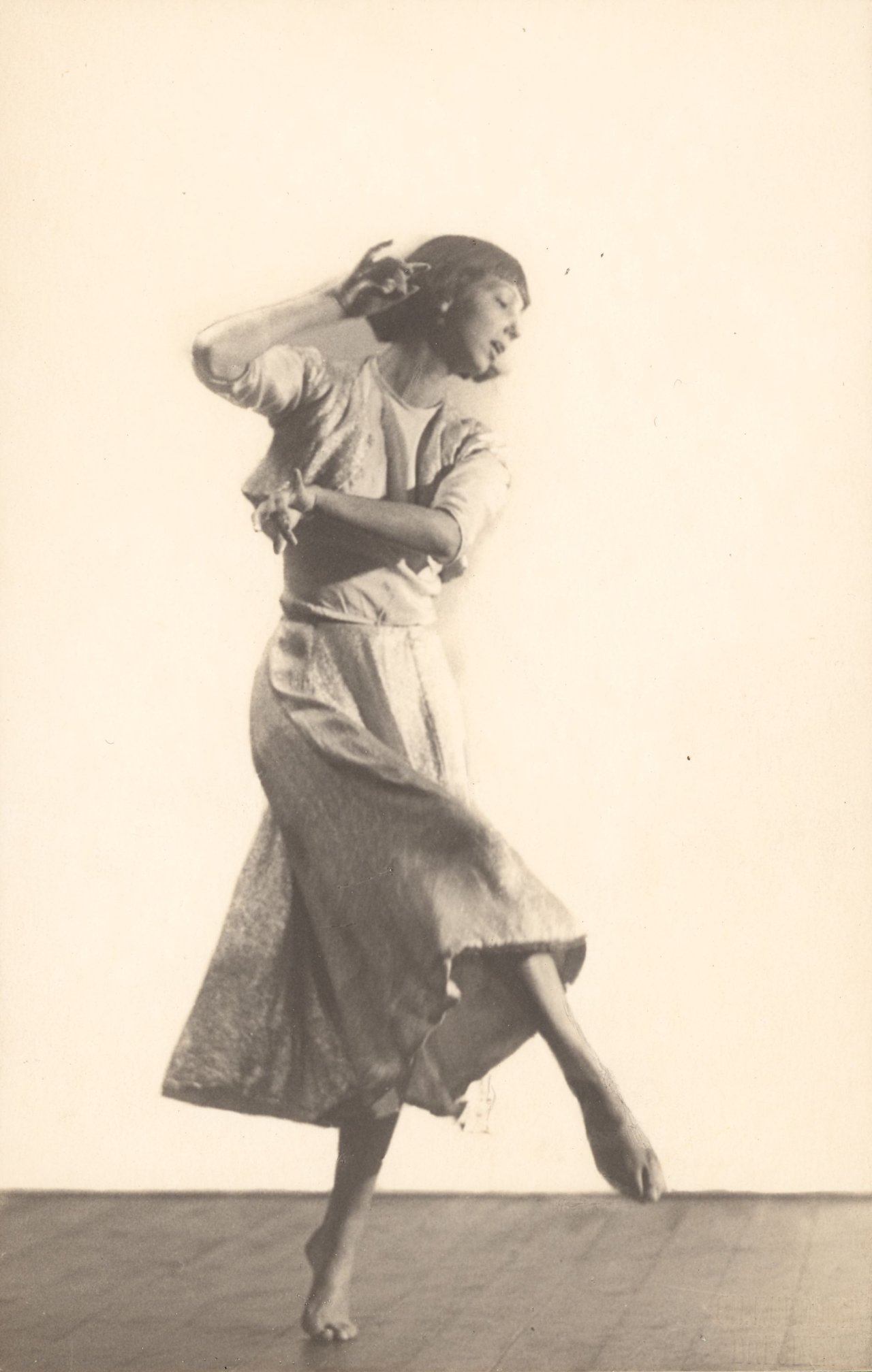 Auf diesem Bild ist das folgende Kunstwerk zu sehen: Charlotte Rudolph. Tanzstudien. 1929.