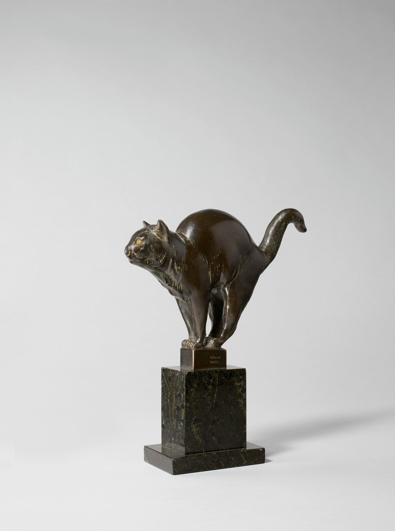 This picture shows the following artwork: August Gaul. „Katze“ („Kater“). 1901.