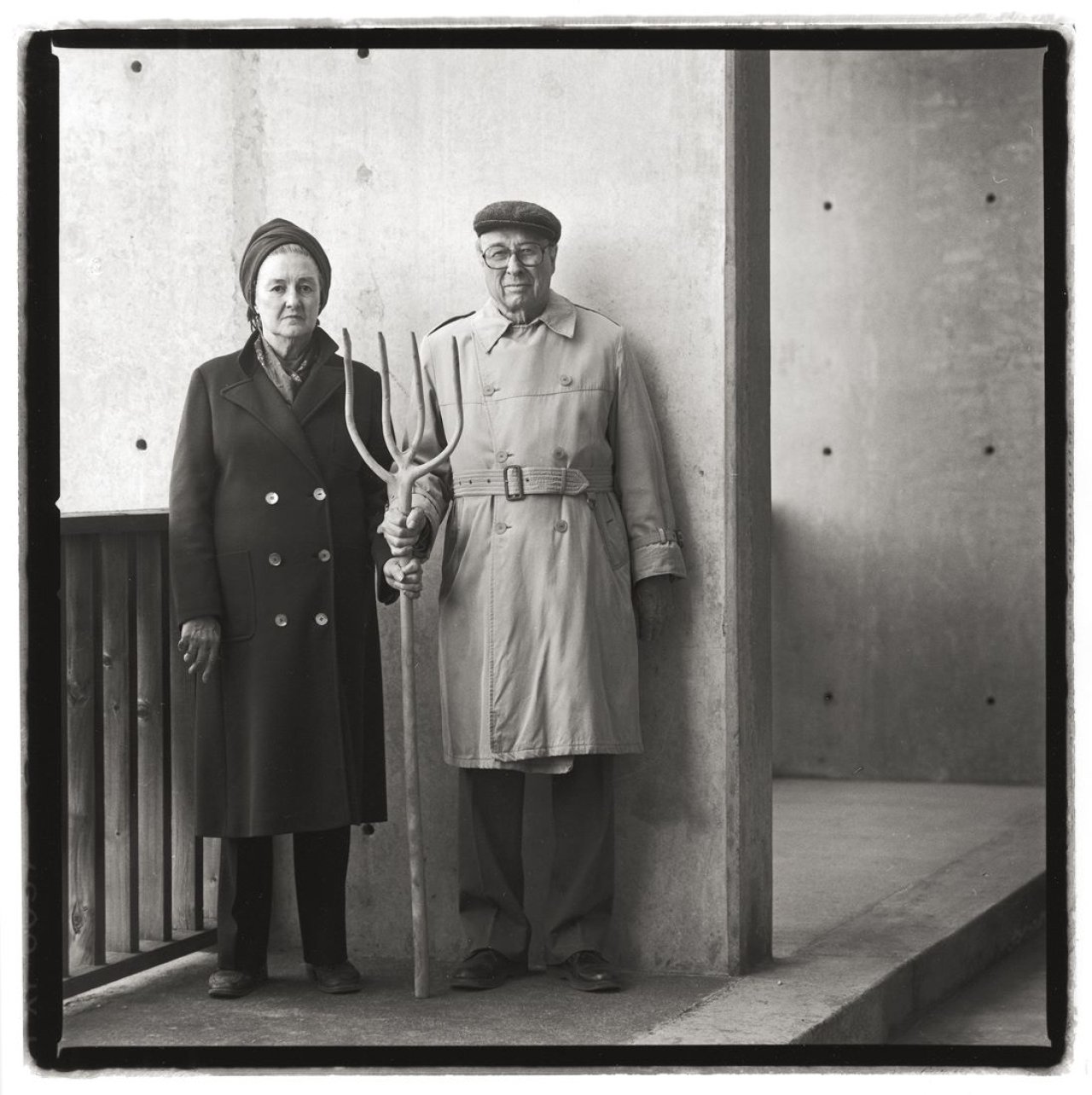 Auf diesem Bild ist das folgende Kunstwerk zu sehen: Abe Frajndlich. „Eleanor + Harry Callahan, Atlanta, CA“. 1988.