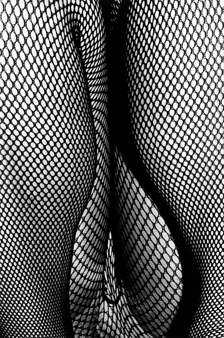 Auf diesem Bild ist das folgende Kunstwerk zu sehen: Daidō Moriyama. Tights in Shimotakaido (How to Create a Beautiful Picture 6). 1987.