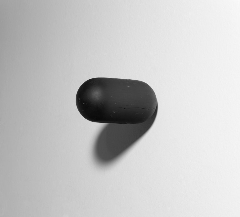Auf diesem Bild ist das folgende Kunstwerk zu sehen: Richard Artschwager. „Blib“. 1978.