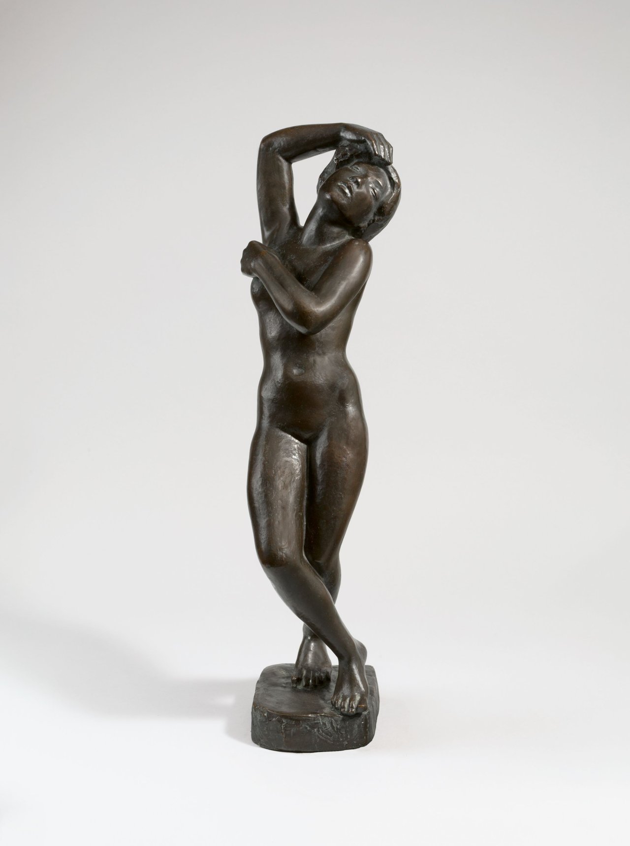 Auf diesem Bild ist das folgende Kunstwerk zu sehen: Georg Kolbe. „Sklavin“. 1916.