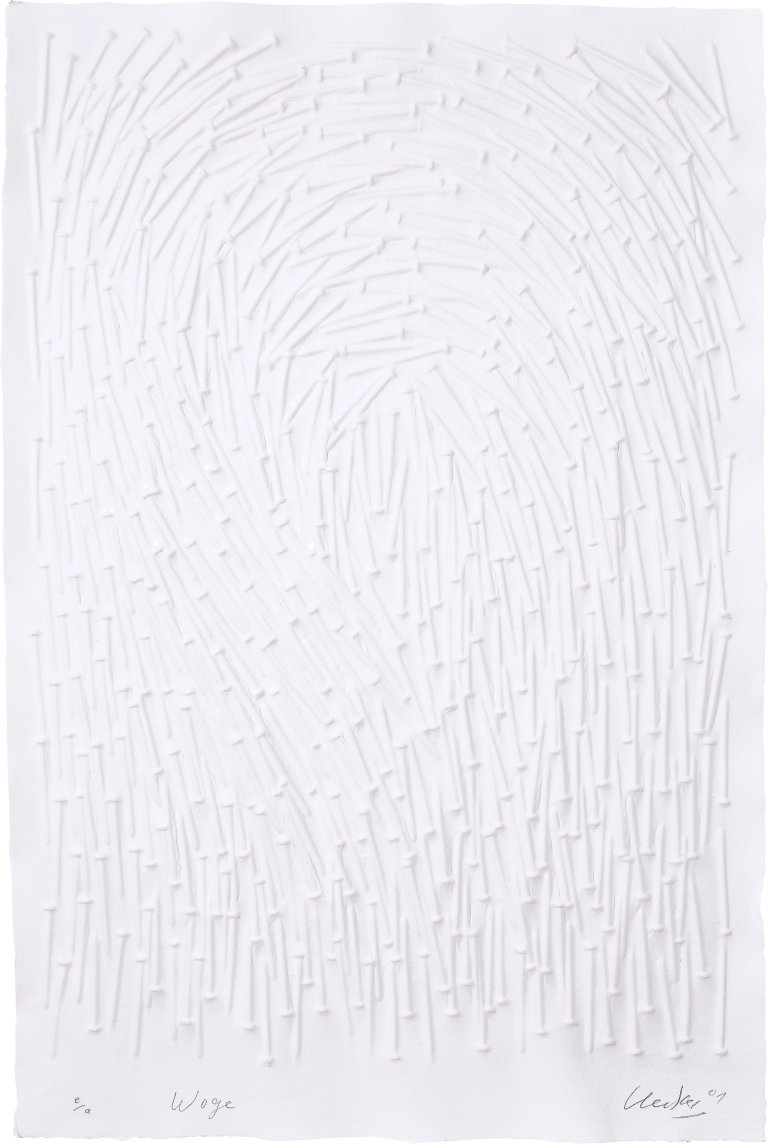 Auf diesem Bild ist das folgende Kunstwerk zu sehen: Günther Uecker. „Woge“. 2001.