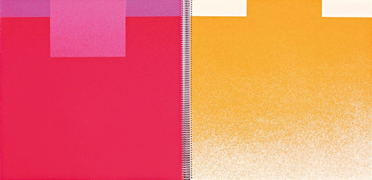 Auf diesem Bild ist das folgende Kunstwerk zu sehen: Rupprecht Geiger. „Rupprecht Geiger. all die roten farben, was da alles rot ist, ein sehr rotes Buch/Hundertbuch III“. 1981.