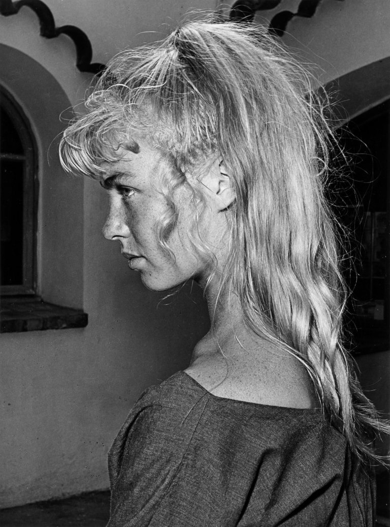 Auf diesem Bild ist das folgende Kunstwerk zu sehen: André Villers. „Sylvette, Vallauris“ (Picasso′s Modell Sylvette David). 1954.