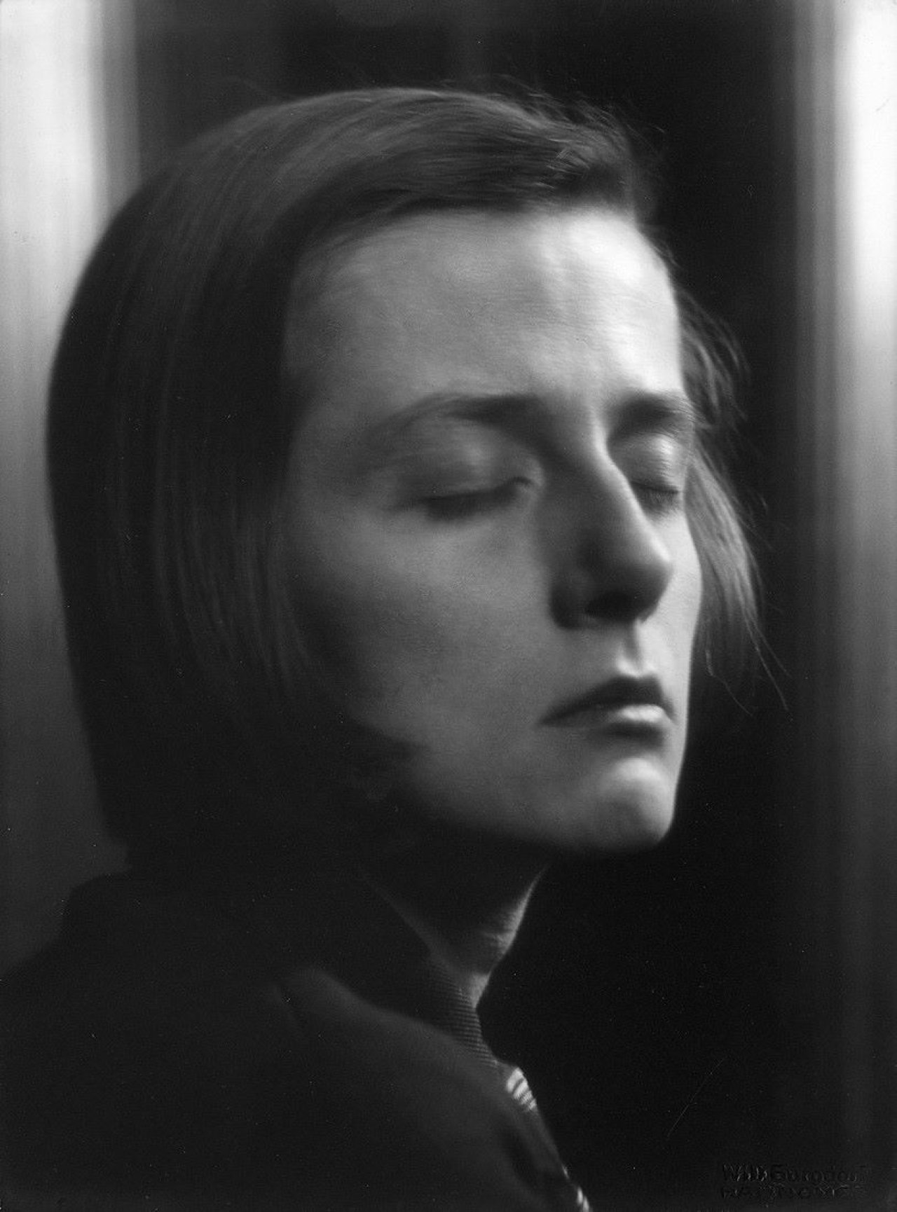 Auf diesem Bild ist das folgende Kunstwerk zu sehen: Will Burgdorf. Portrait der Ehefrau. Anfang 1930er Jahre.