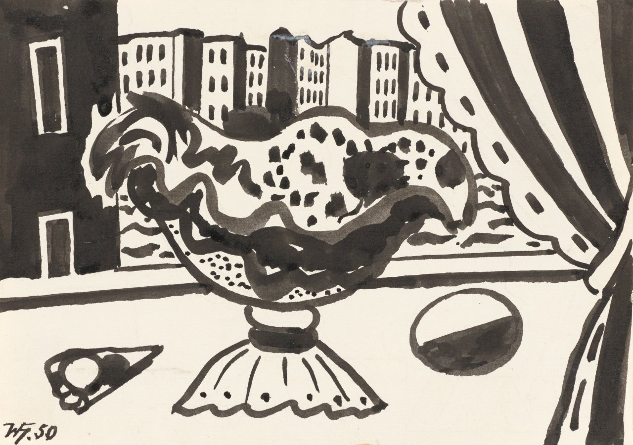 Auf diesem Bild ist das folgende Kunstwerk zu sehen: Werner Heldt. „Tischstilleben vor Blick aus dem Fenster auf Häuserfront“. 1950.