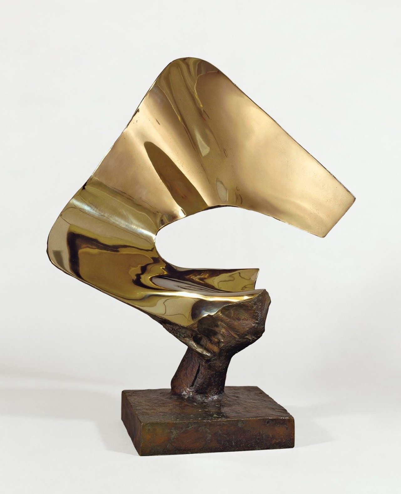 Auf diesem Bild ist das folgende Kunstwerk zu sehen: Bernhard Heiliger. „Sonnenblatt I“. 1968.