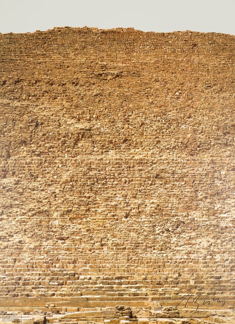 Auf diesem Bild ist das folgende Kunstwerk zu sehen: Andreas Gursky. „Cheops“. 2008.