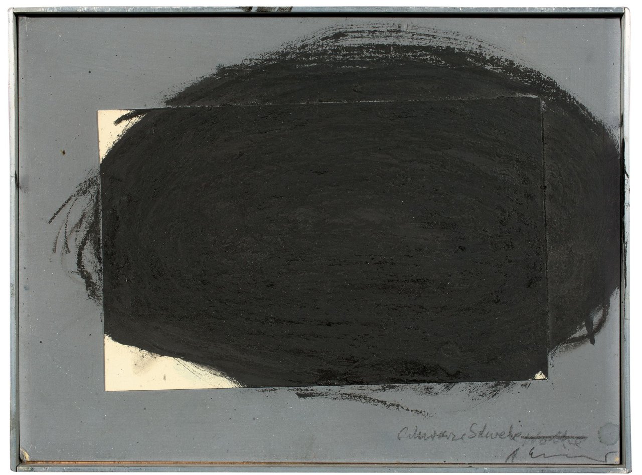 Auf diesem Bild ist das folgende Kunstwerk zu sehen: Arnulf Rainer. „Schwarze Schwebe“. 1970-72.