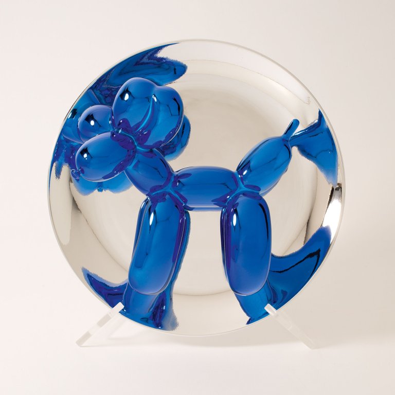 Auf diesem Bild ist das folgende Kunstwerk zu sehen: Jeff Koons. „Balloon Dog (Blue)“. 2002.