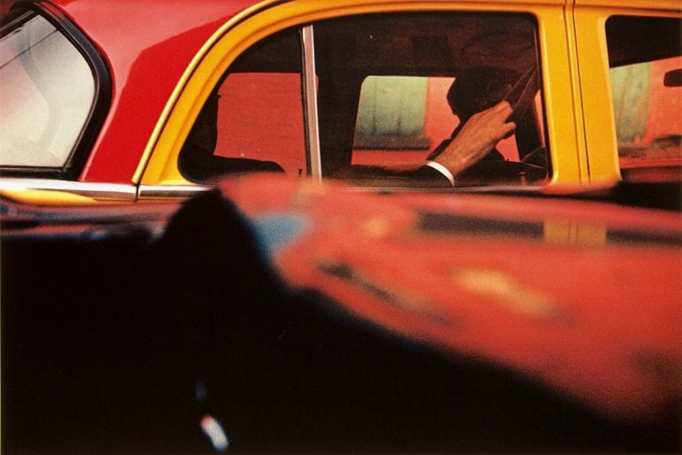 Auf diesem Bild ist das folgende Kunstwerk zu sehen: Saul Leiter. Taxi. 1957.