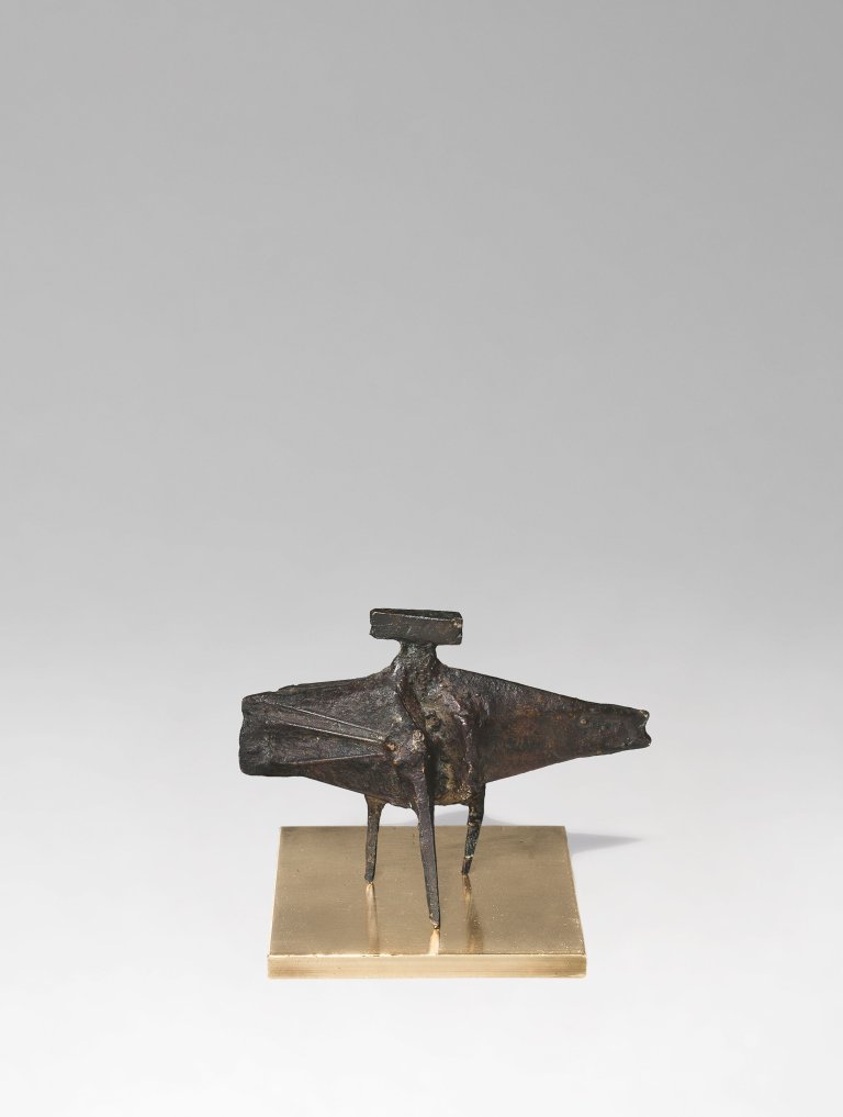 Auf diesem Bild ist das folgende Kunstwerk zu sehen: Lynn Chadwick. Winged Figure (aus: „Group of twenty Miniature Figures“). 1976.