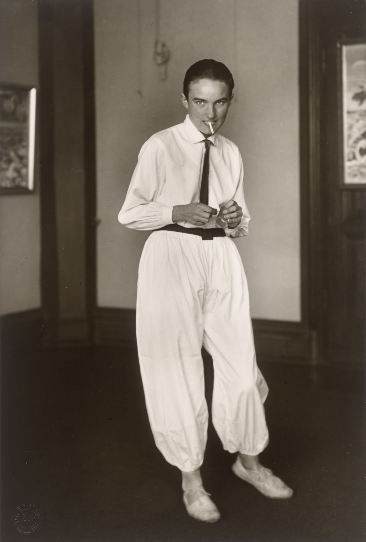 This picture shows the following artwork: August Sander. Frau eines Malers. [Helene Abelen] (wife of a painter). 1926/27.