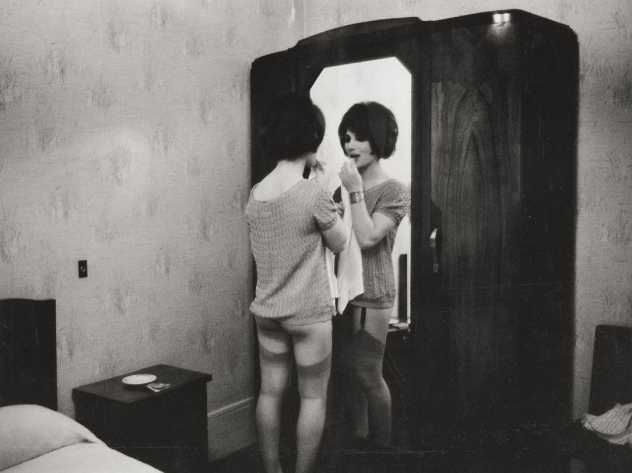 Auf diesem Bild ist das folgende Kunstwerk zu sehen: Christer Strömholm. Suzannah. Anfang 1960er Jahre.