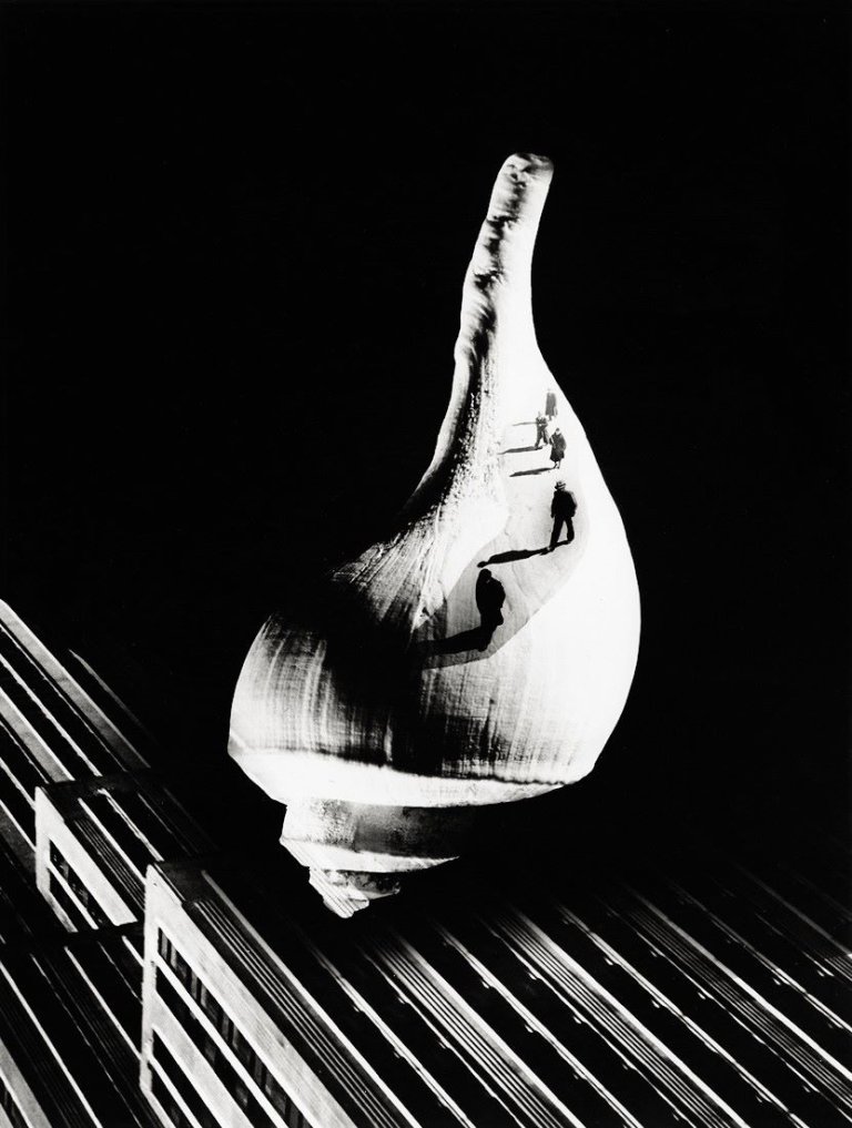 Auf diesem Bild ist das folgende Kunstwerk zu sehen: Barbara Morgan (d.i. Barbara Brooks Johnson). „City Shell“. 1938.