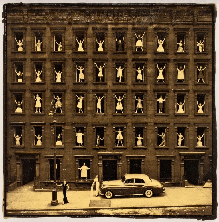 Auf diesem Bild ist das folgende Kunstwerk zu sehen: Ormond Gigli. „Girls in the Windows“ (GOLD EDITION). 1960.