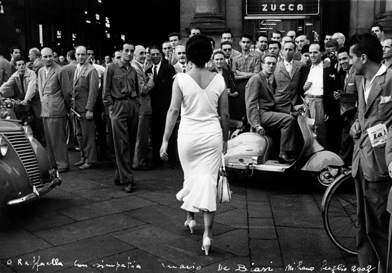 Catalog image of „Gli Italiani si voltano“, Milano. 1953