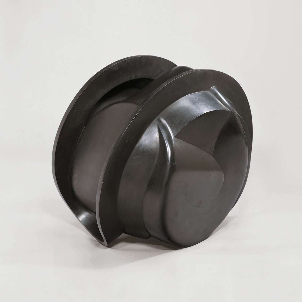 Auf diesem Bild ist das folgende Kunstwerk zu sehen: Tony Cragg. „Can“. 2000.