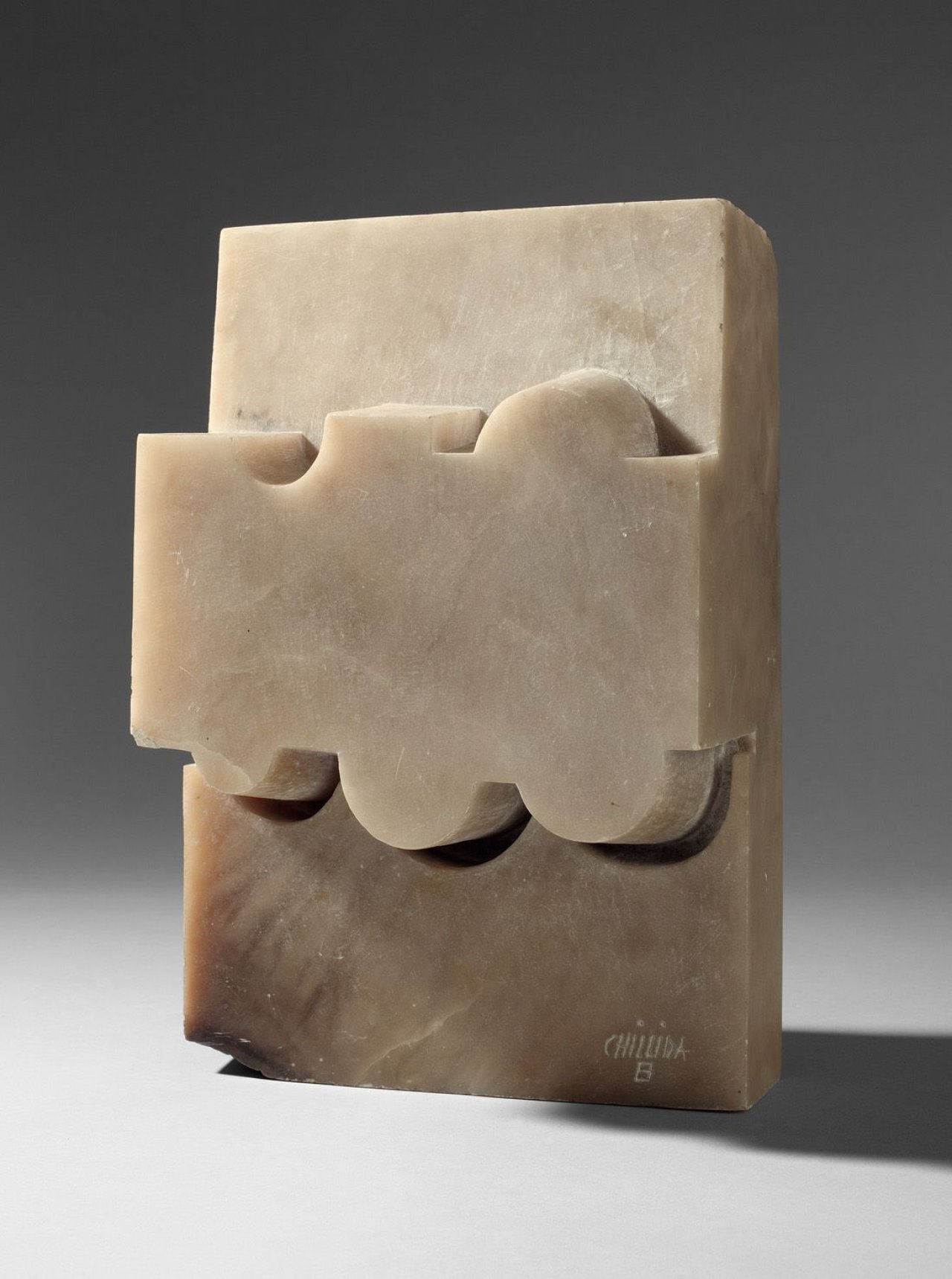 Auf diesem Bild ist das folgende Kunstwerk zu sehen: Eduardo Chillida. „Elogio de la luz XIII“. 1969.
