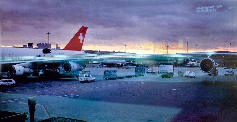 Auf diesem Bild ist das folgende Kunstwerk zu sehen: Peter Fischli und David Weiss. „Ohne Titel (Airport Zürich, 2000)“. 2007.