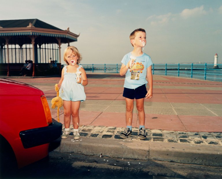 Auf diesem Bild ist das folgende Kunstwerk zu sehen: Martin Parr. New Brighton, Merseyside, aus der Serie „The Last Resort“. 1983-1986.