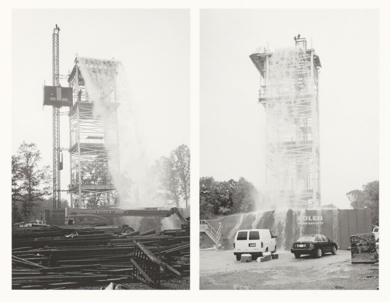 Auf diesem Bild ist das folgende Kunstwerk zu sehen: Olafur Eliasson. „Double Waterfall“. 2008.