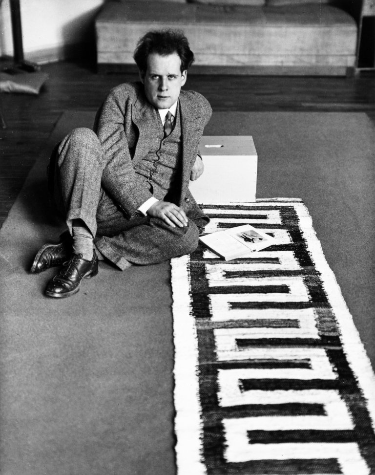 Auf diesem Bild ist das folgende Kunstwerk zu sehen: André  Kertész. „Eisenstein, Paris“. 1929.