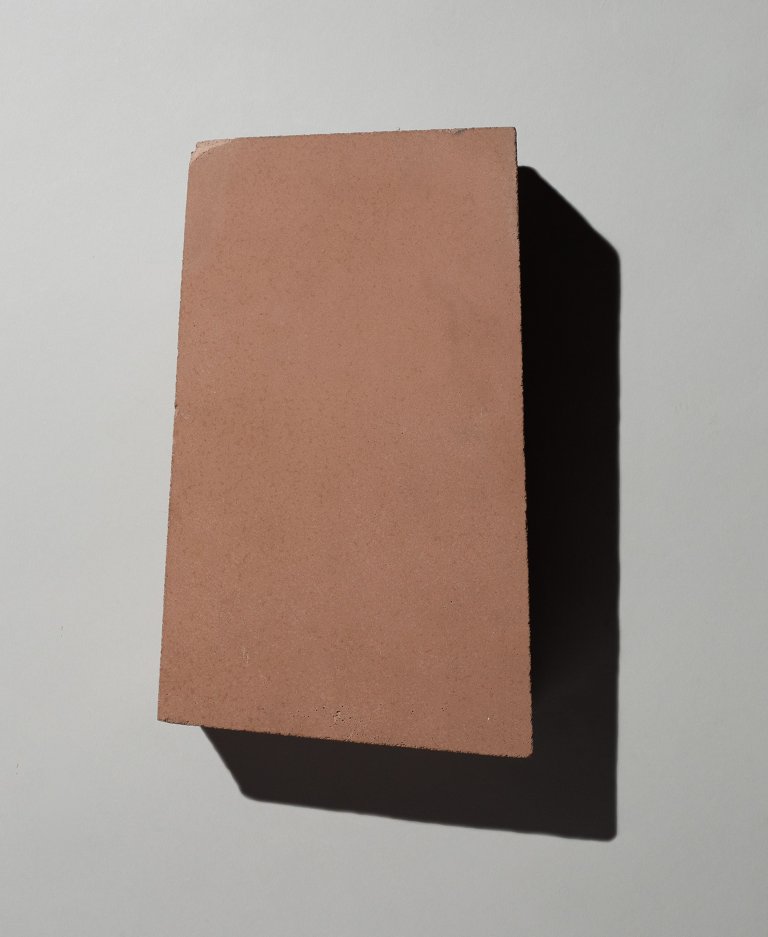 Auf diesem Bild ist das folgende Kunstwerk zu sehen: Imi Knoebel. Betoni. 1990.