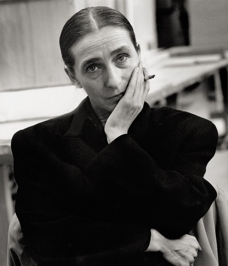 Auf diesem Bild ist das folgende Kunstwerk zu sehen: Ingrid von Kruse. „Pina Bausch, Wuppertal“. 1987.