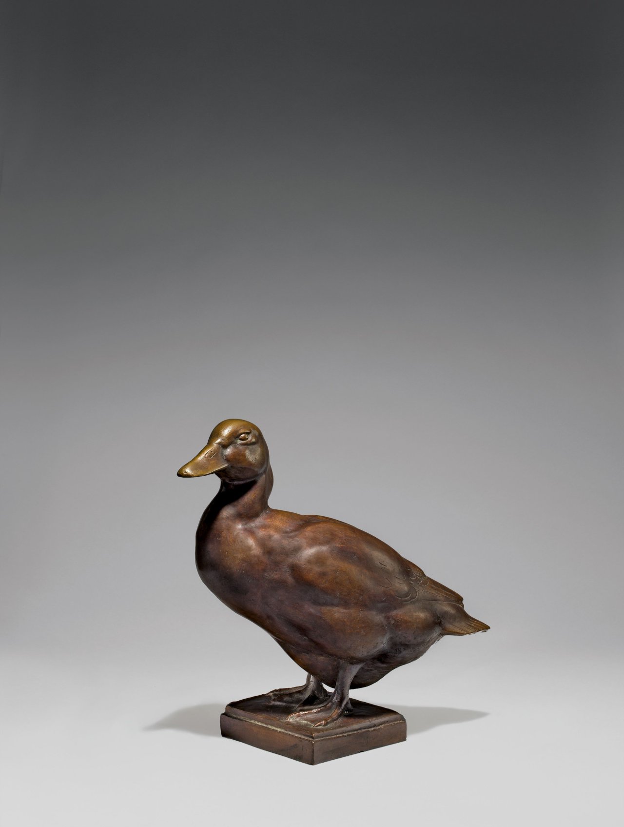 This picture shows the following artwork: August Gaul. ”Ente”. 1911.