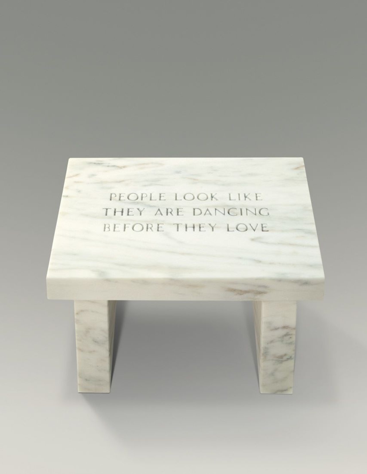 Auf diesem Bild ist das folgende Kunstwerk zu sehen: Jenny Holzer. „Selection from Survival: People look like...“. 2006.