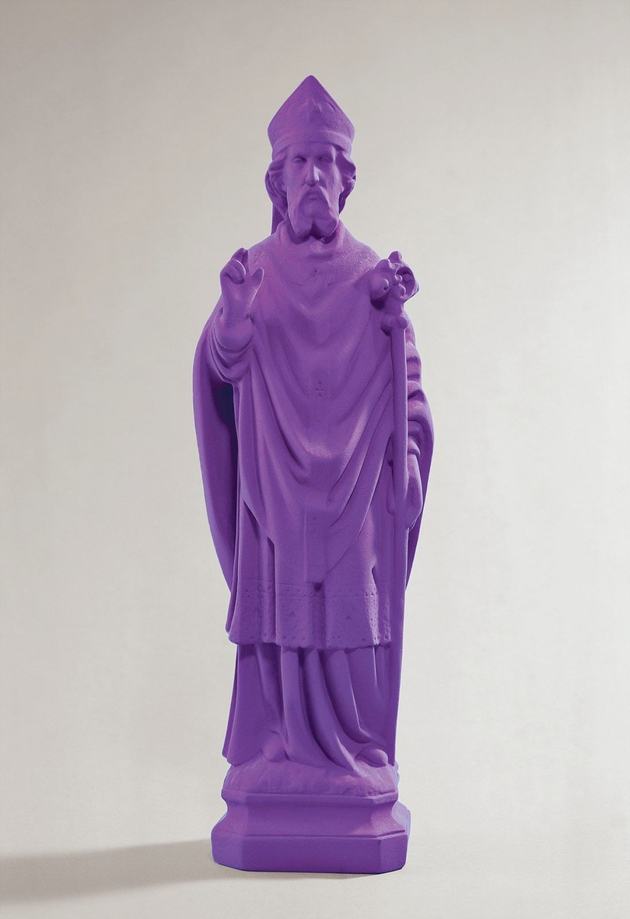 Auf diesem Bild ist das folgende Kunstwerk zu sehen: Katharina Fritsch. St. Nikolaus. 1985/2002.