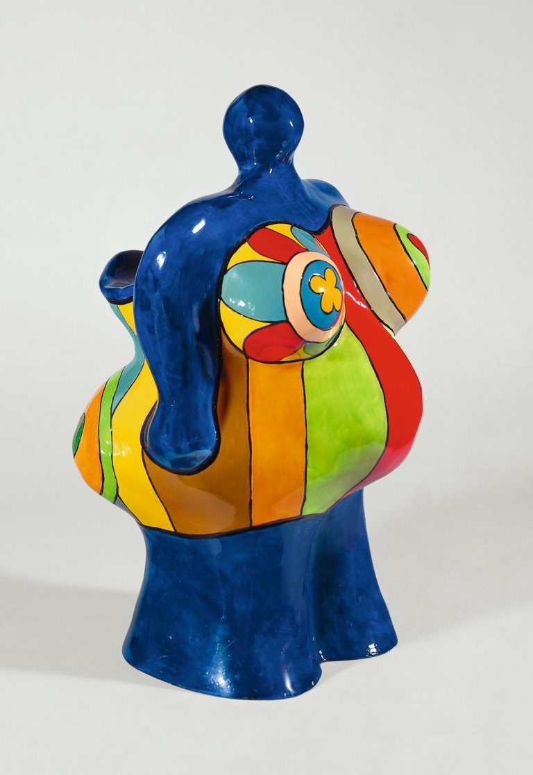 Auf diesem Bild ist das folgende Kunstwerk zu sehen: Niki de Saint Phalle. Vase Nana. 1984-87.
