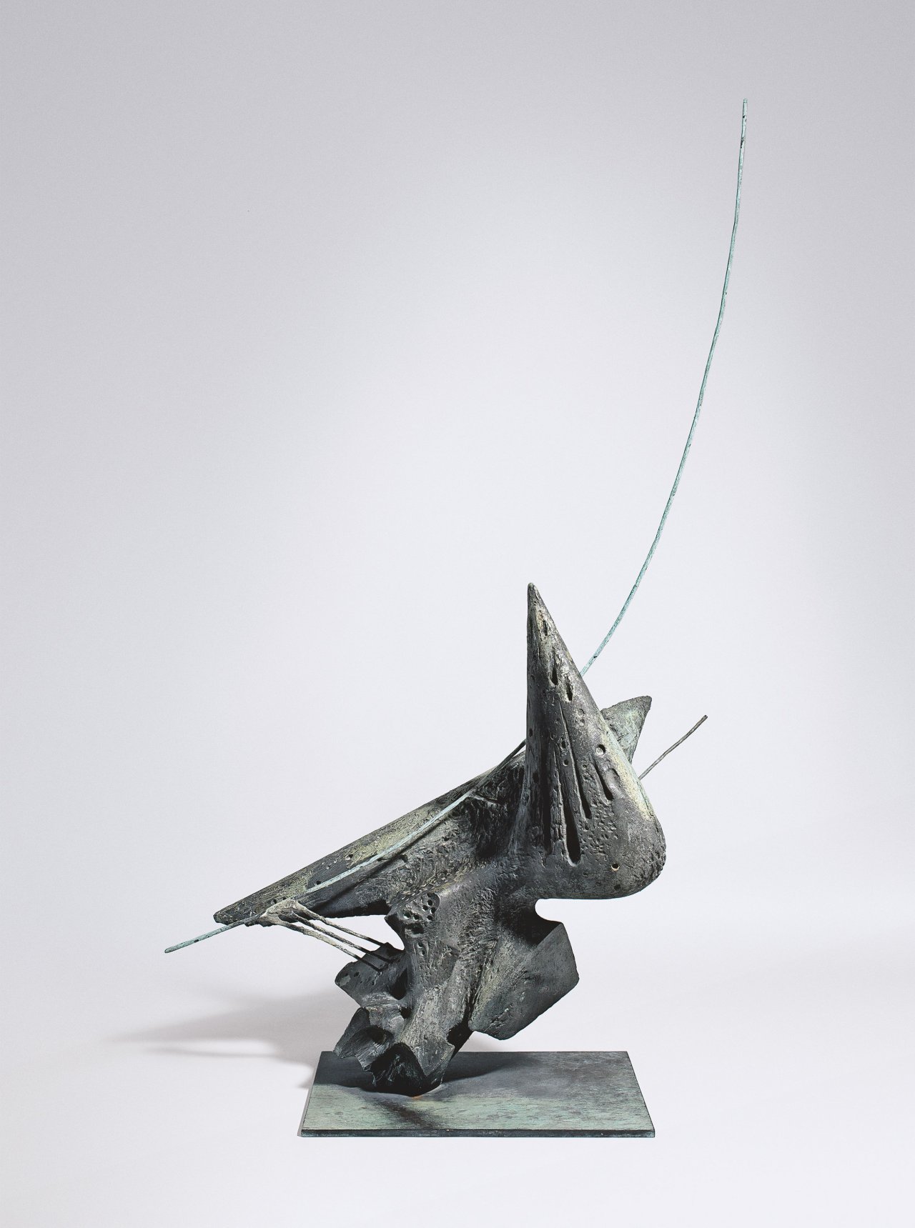 Auf diesem Bild ist das folgende Kunstwerk zu sehen: Bernhard Heiliger. „Kleiner Phönix III“. 1962.