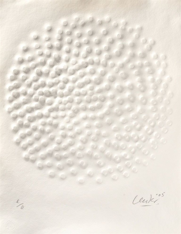 Auf diesem Bild ist das folgende Kunstwerk zu sehen: Günther Uecker. Ohne Titel. 2005.