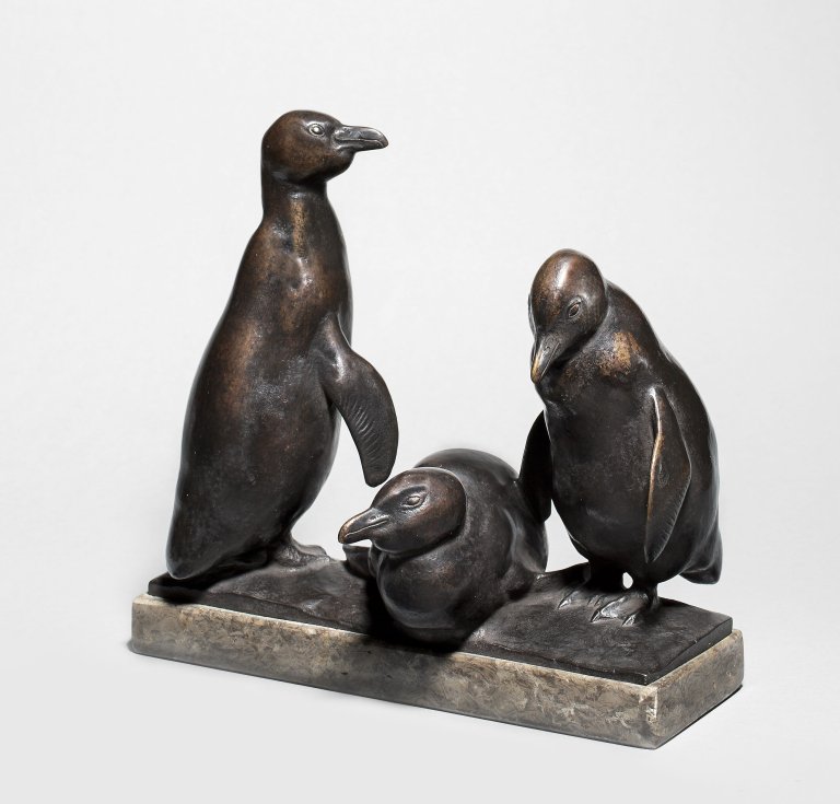 This picture shows the following artwork: August Gaul. ”Drei Pinguine”. 1903/1911.