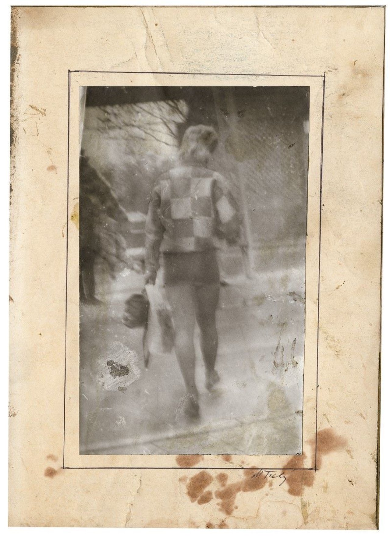 Auf diesem Bild ist das folgende Kunstwerk zu sehen: Miroslav Tichý. Ohne Titel. 1970er – 1980er Jahre.