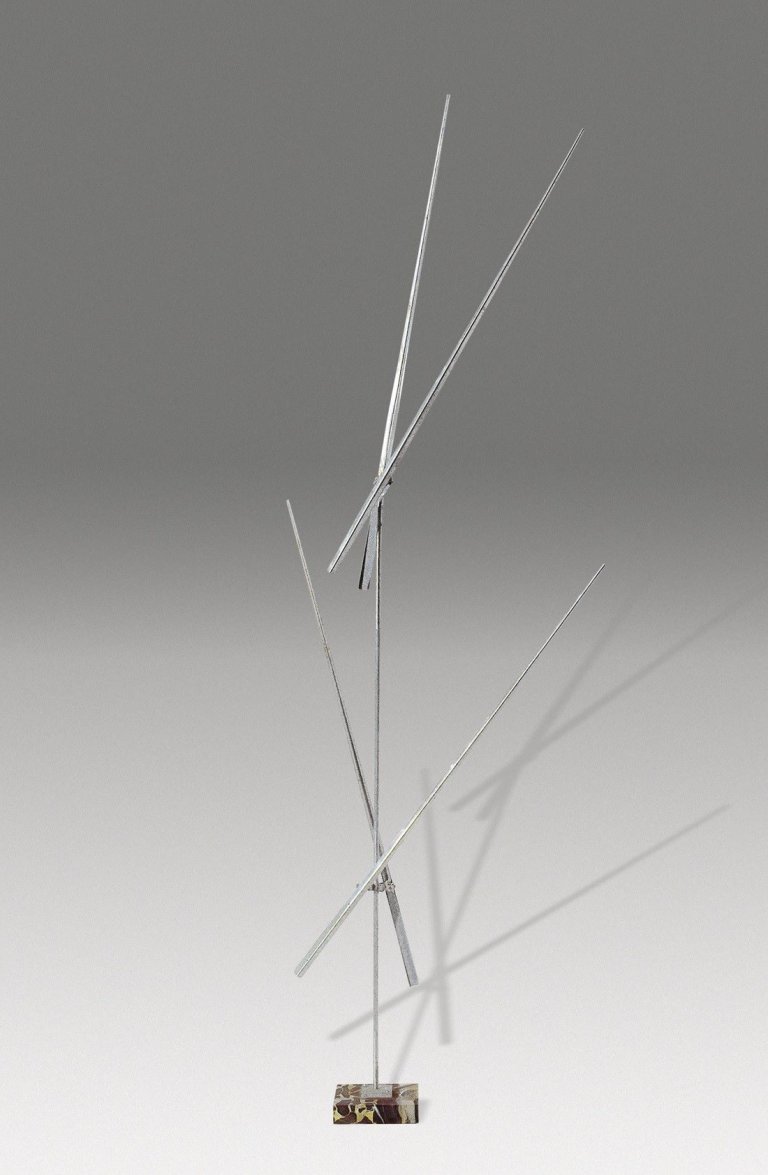 Auf diesem Bild ist das folgende Kunstwerk zu sehen: George Rickey. „Four lines up“. 1966.