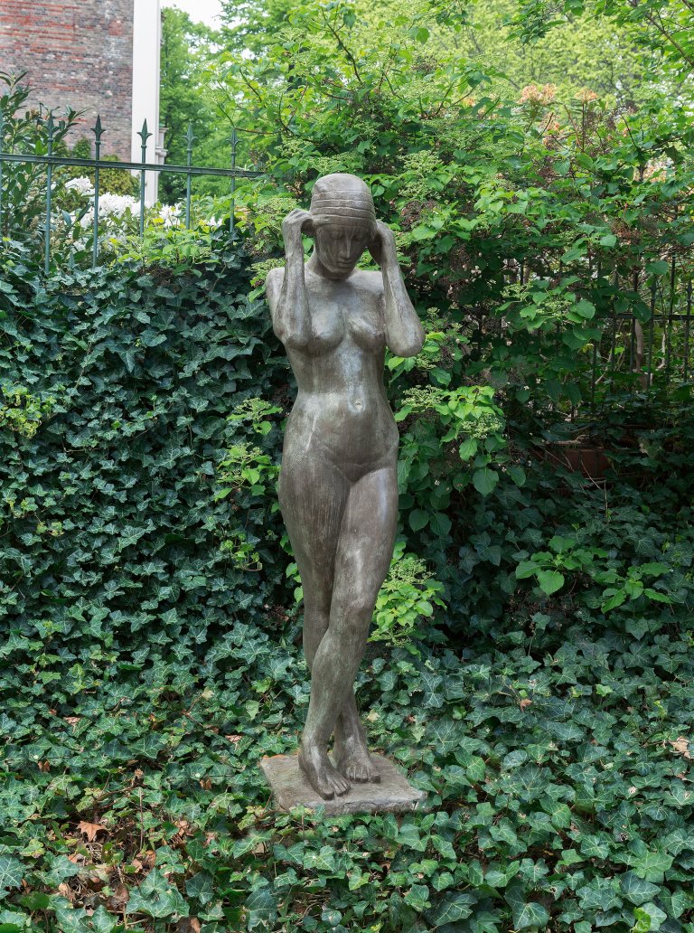 Auf diesem Bild ist das folgende Kunstwerk zu sehen: Gerhard Marcks. „Schwimmerin II“. 1938/52.