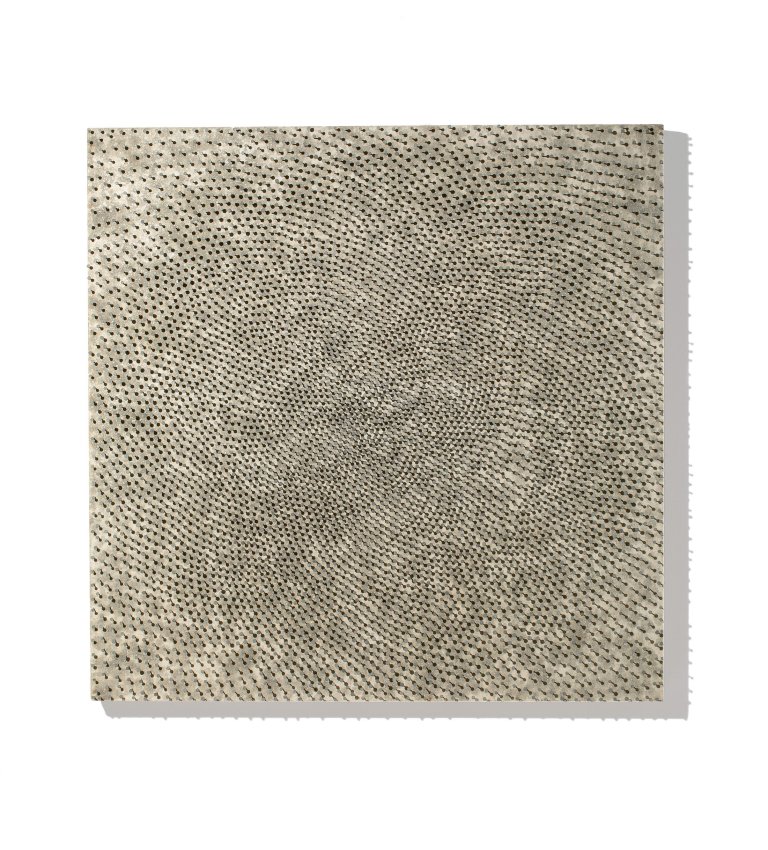 Auf diesem Bild ist das folgende Kunstwerk zu sehen: Günther Uecker. „Interferenzen“. 1985.