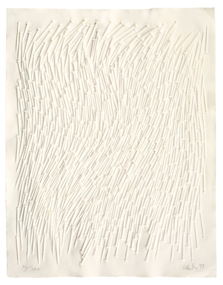 Auf diesem Bild ist das folgende Kunstwerk zu sehen: Günther Uecker. Ohne Titel. 1990.