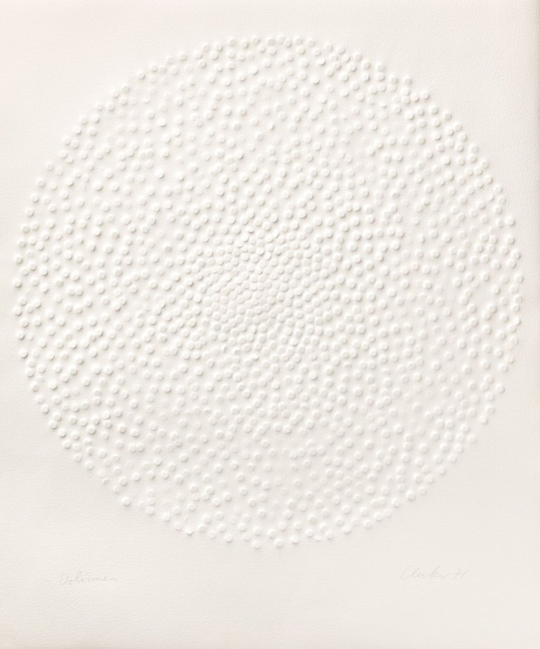 Auf diesem Bild ist das folgende Kunstwerk zu sehen: Günther Uecker. „Volumen“. 1971.