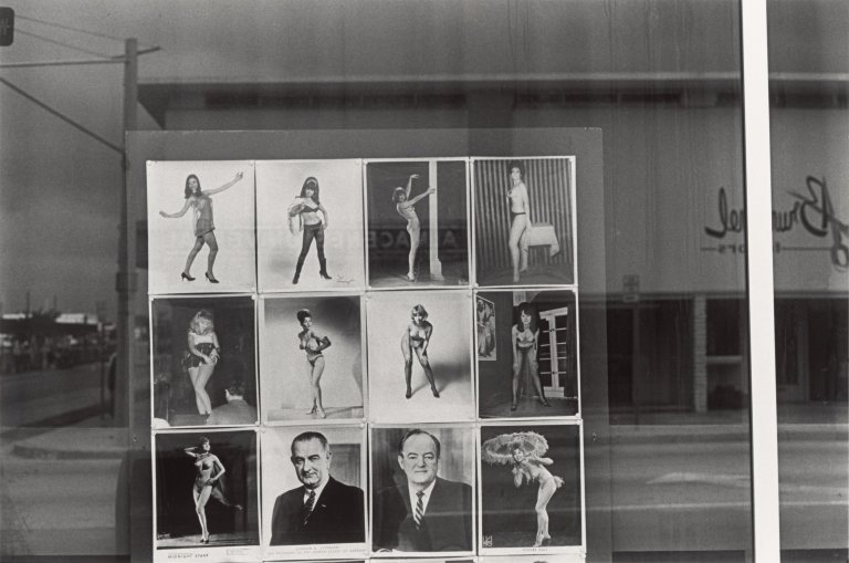 Auf diesem Bild ist das folgende Kunstwerk zu sehen: Lee Friedlander. „Tampa“. 1970.