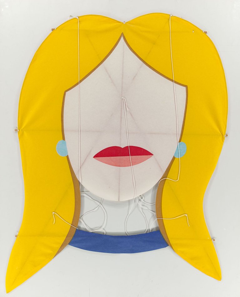 Auf diesem Bild ist das folgende Kunstwerk zu sehen: Tom Wesselmann. „Blonde Kite“. 1988.